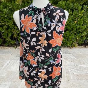 NWOT LOFT Womens Floral Twist Neck Top Blouse with Button Closure at Back, si…